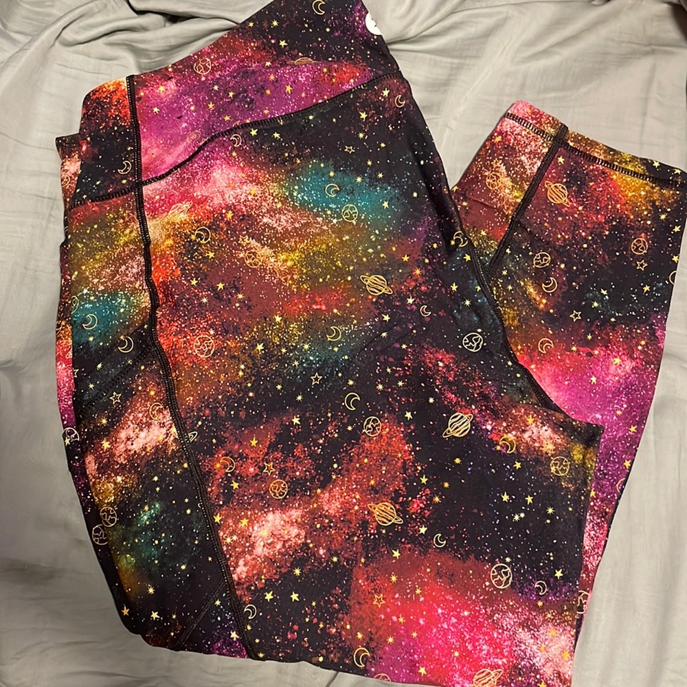 Torrid crop active galaxy leggings